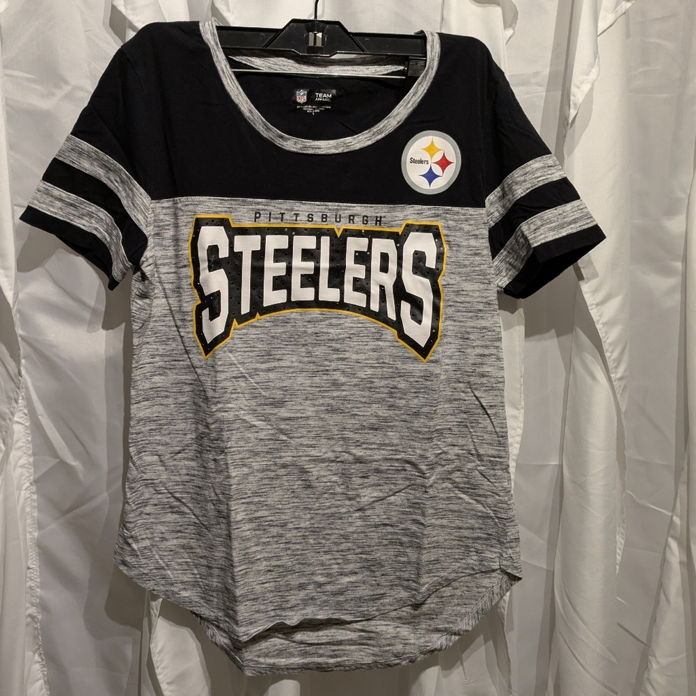 C1 Women's V neck NFL team  Pittsburgh Steelers Sz Large